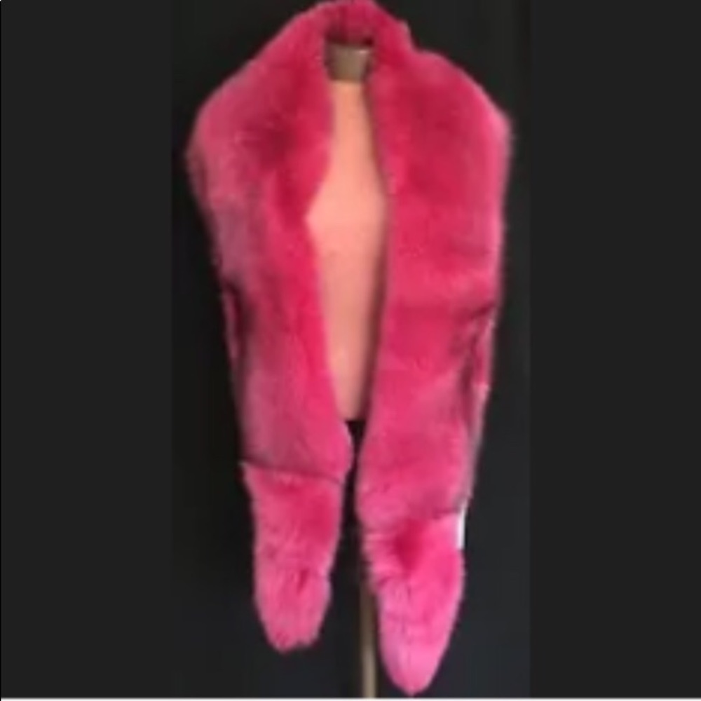 NWT 90 INCH FUSCHIA/BLACK SAGA FOX BOA STOLE WRAP